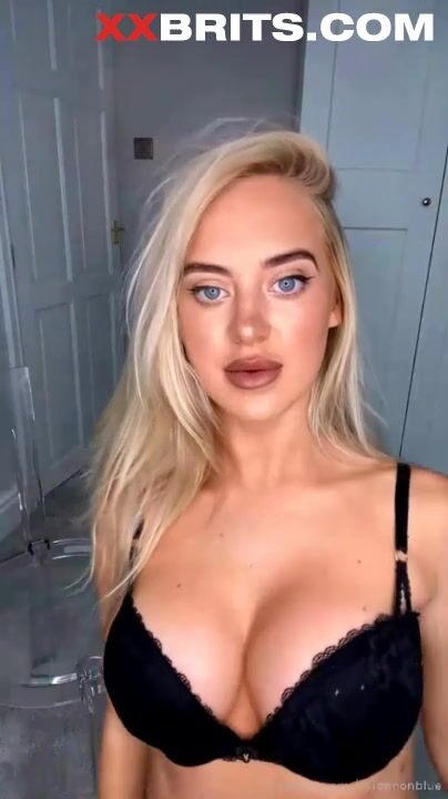 Sexy Onlyfans Babe Rhiannon Blue Strip Tease Xxbrits